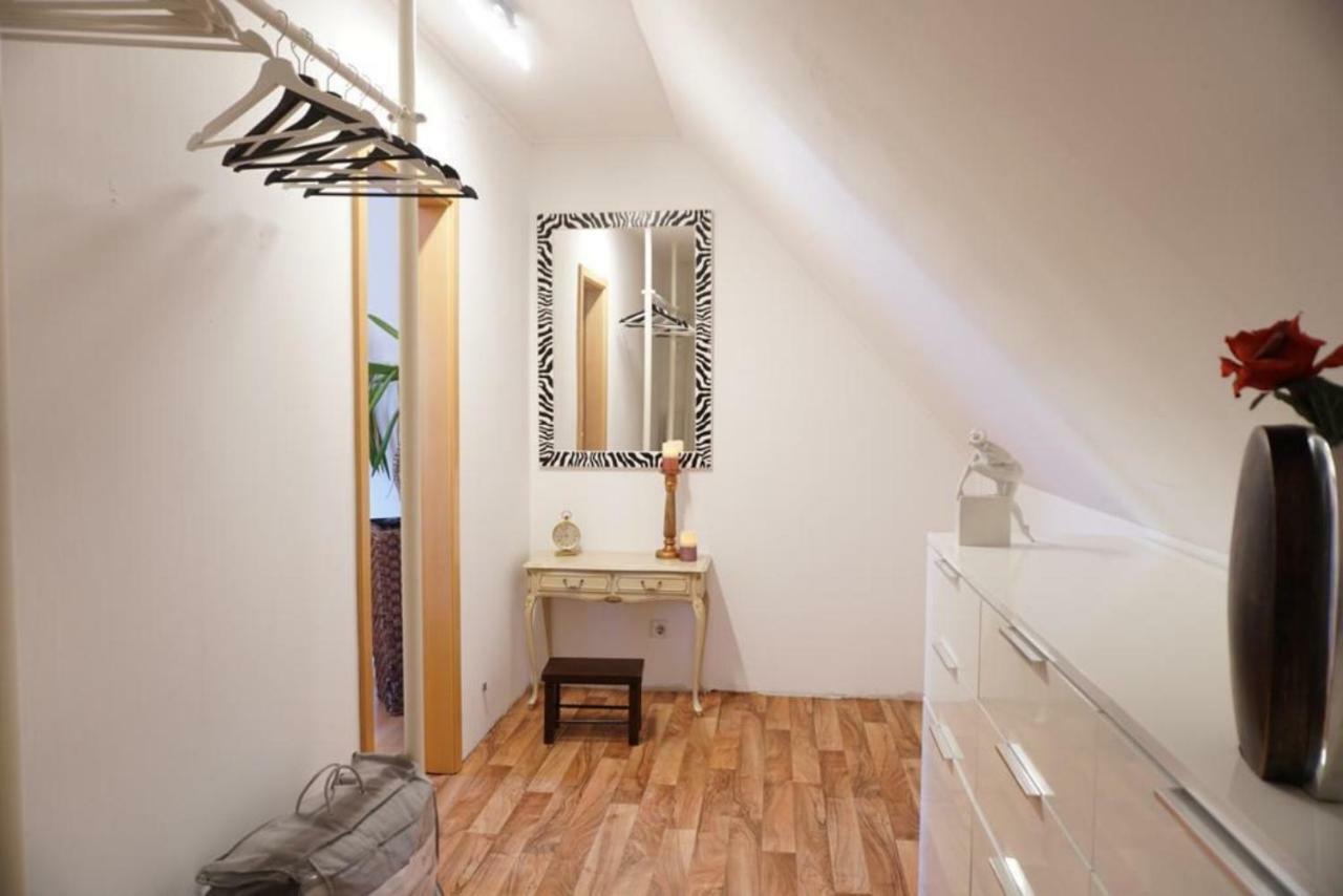 Fewo Lachristina Koeln-Bonn-Siegburg Troisdorf Bagian luar foto